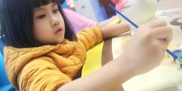 Trần nguyệt cát học đánh vần ở quê